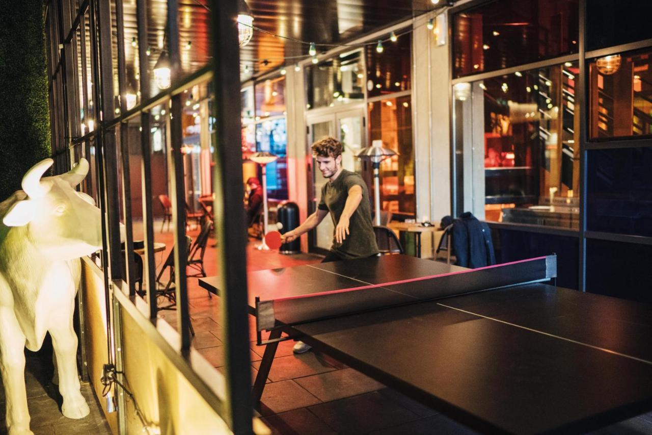 Generator Paris Hostel Exterior photo Ping pong at the 2017 edition of the festival